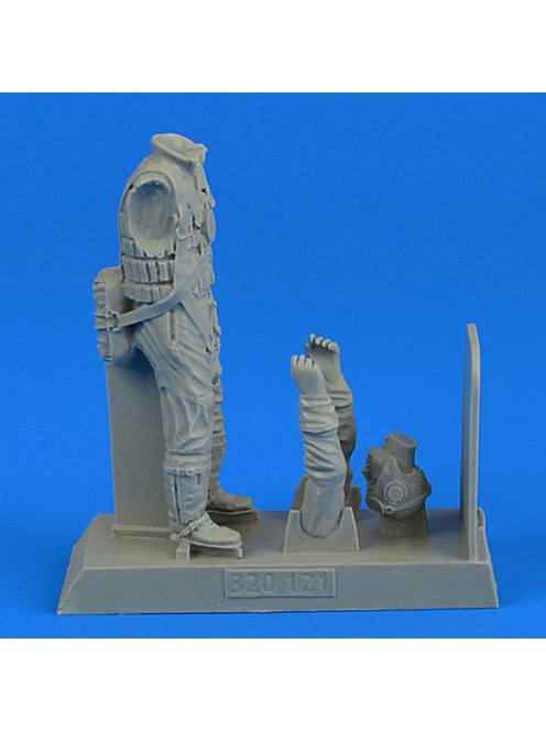 Aerobonus - German Luftwaffe Pilot WWII with life jacket