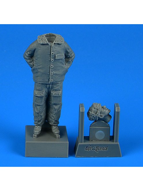 Aerobonus - 1/32 Russian Modern Mechanic for x kit