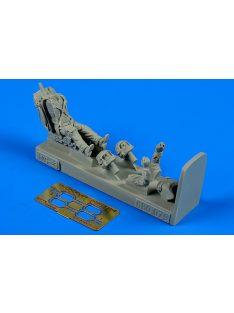   Aerobonus - 1/48 Soviet Fighter Pilot with ejection seat for M