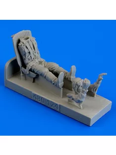   Aerobonus - 1/48 Russian Fighter Pilot with seat for Yak-3 / Y