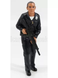   American Diorama - FIGURES POLIZIOTTO CON FUCILE - POLICE OFFICER II WITH RIFLE GUN BLACK