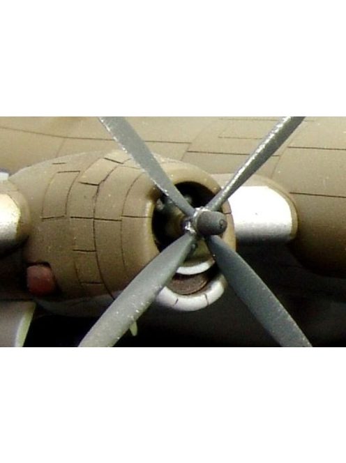 Brengun - B-29 supperfortress ENGINES