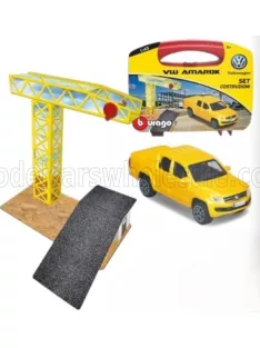   Burago - ACCESSORIES DIORAMA - SET BUILD CONSTRUCTION - SET COSTRUZIONI - WITH VOLKSWAGEN AMAROK PICK-UP 2019 YELLOW