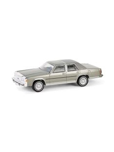   Greenlight - 1:64 1991 Ford LTD Crown Victoria - Light Titanium Metallic Solid Pack - Showroom Floor Series 6 - GreenLight