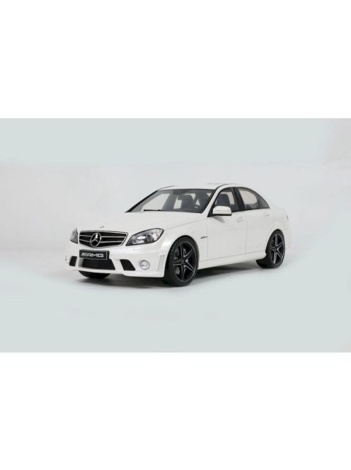 GT Spirit -  Mercedes-Benz C63 AMG Diamond White 2007 - 