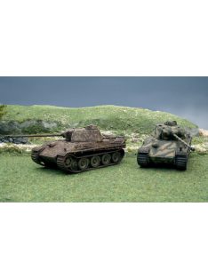   Italeri - Milit. Vehicles-Pz.Kpfw.V.Panther Ausf. G ( 2 Db Összepattintható