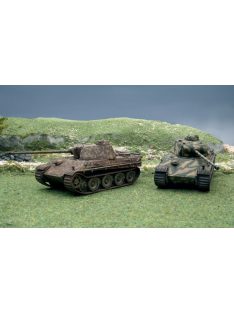   Italeri - Milit. Vehicles-Pz.Kpfw.V.Panther Ausf. G ( 2 Db Összepattintható