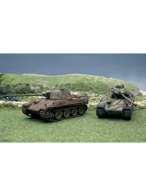 Italeri - Milit. Vehicles-Pz.Kpfw.V.Panther Ausf. G ( 2 Db Összepattintható