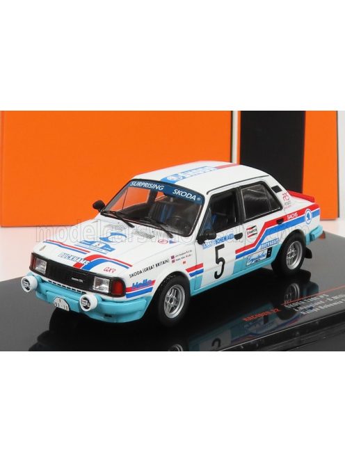 Ixo-Models - SKODA 130L TEAM SKODA GB N 5 RALLY BOHEMIA 1988 J.HAUGLAND - B.WILLIS WHITE LIGHT BLUE