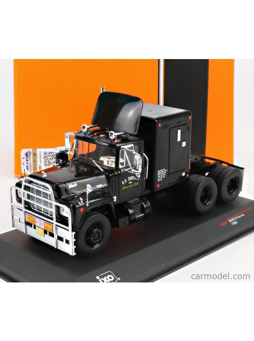 Ixo-Models - Mack R-Series Tractor Truck 3-Assi 1966 Matt Black