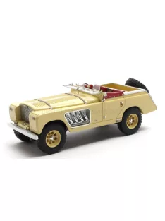   Matrix Scale Models - LAND ROVER 109 BELL AURENS LONGNOSE OPEN 2008 SAND