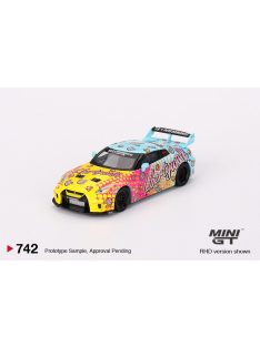  Minigt - 1:64 LB-Silhouette Works GT Nissan Skyline GT-R 35GT-RR Ver.1 LBWK KUMA 2023 (LHD) - MINI GT