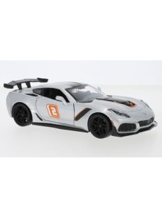   Motor-Max - Chevrolet Corvette (C7) ZR1, silber/Dekor, 2019, 1:24