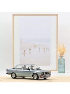   Norev - 1:18 BMW M535i 1980 Blue Metallic with Stripes - Limited Edition 500 pcs. - NOREV