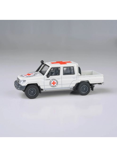 Para64 - Toyota Land Cruiser Double Cab Pickup LC79 Red Cross 2014 LHD