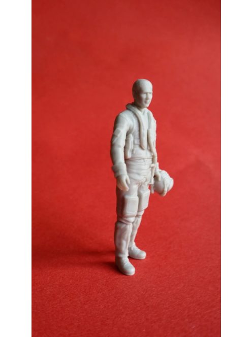 Pilot Replicas - 1/72 Eurofighter/Typhoon pilot with helmet in hand
