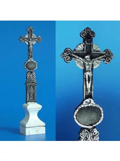 Plus Model - Kreuz auf Sockel (INRI)
