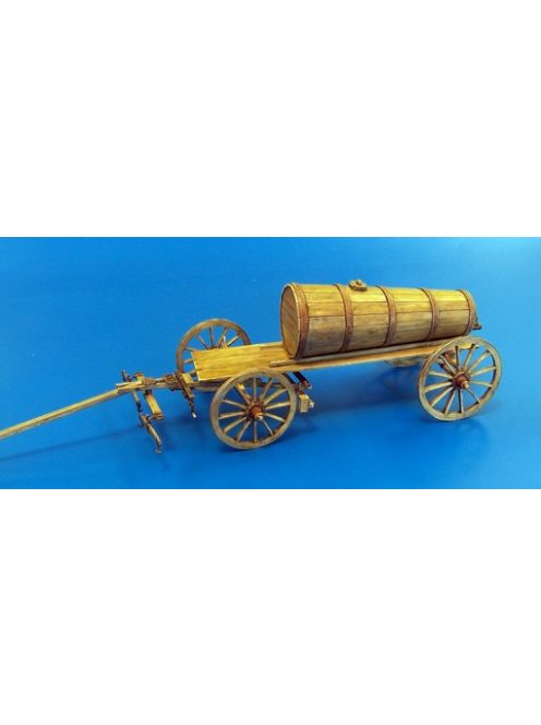 Plus Model - Hay wagon with wooden tank