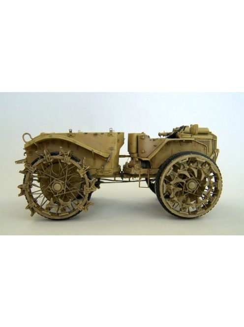 Plus Model - Artillery Tractor Pavesi P4