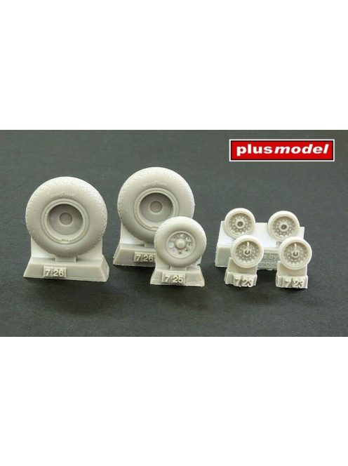 Plus model - B-24 Liberator wheels with diamond tread