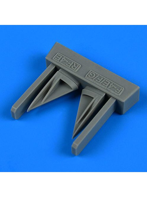 Quickboost - F-4E/F/G RF-4E Phantom II vertical tail air inlet for Revell