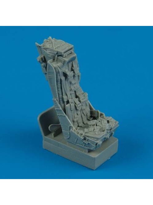 Quickboost - BAE Lightning seat with safety belts