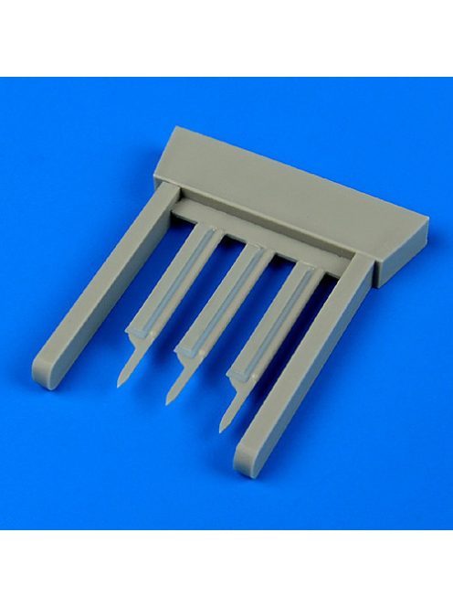Quickboost - 1/48 P-40 Warhawk pitot tubes