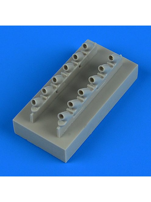 Quickboost - 1/48 P-40B Warhawk exhaust