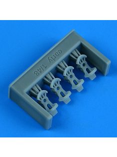   Quickboost - 1/48 German Luftwaffe WWII pedals - early v. for x kit