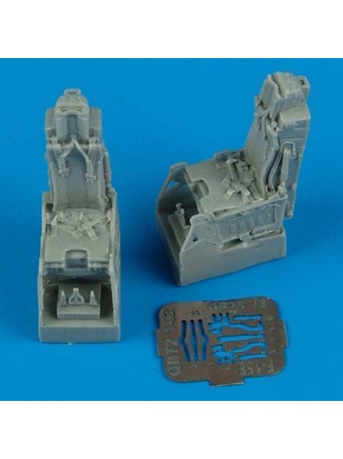 Quickboost - F-15E ejection seat with safety belts