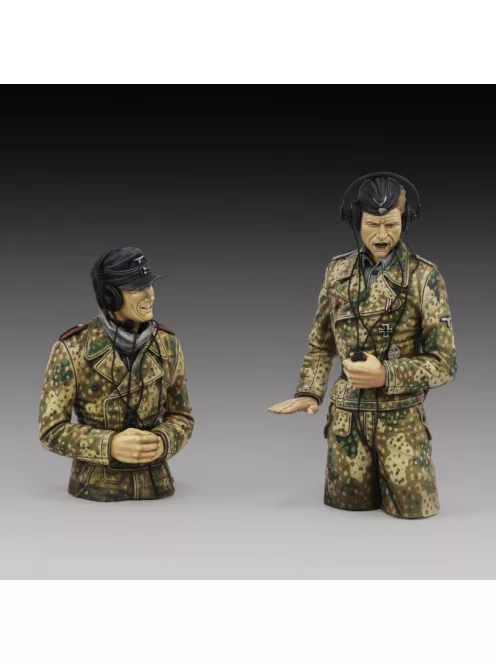 Royal Model - German SS tank crew in pit dot Part 2