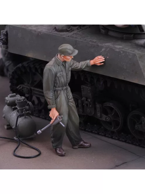 Royal Model - U.S. mechanic