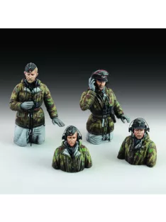 Royal Model - German tank crew in winter dress - WWII