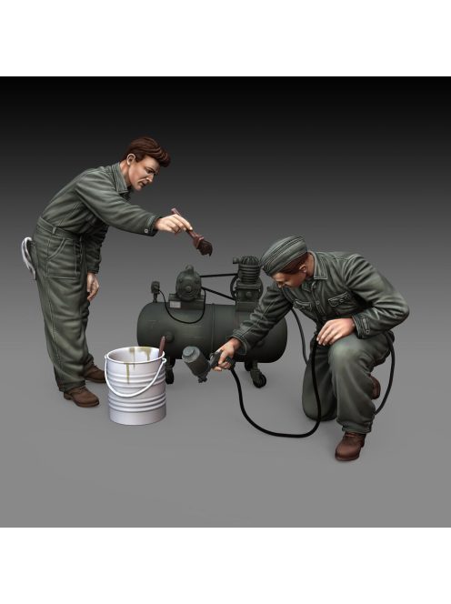 Royal Model - Soldiers painting