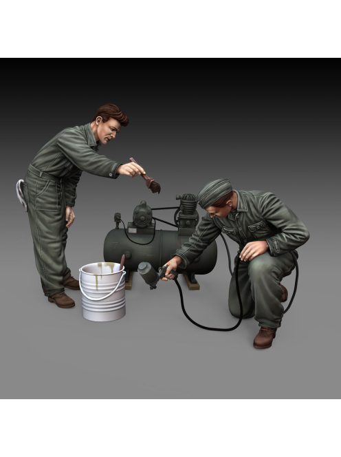 Royal Model - Soldiers painting