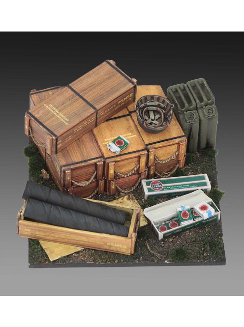 Royal Model - Base with 105 mm Ammo with Cases  cm4x4