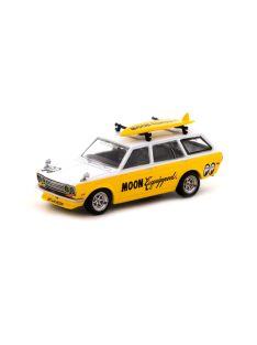   Tarmac - Datsun Bluebird 510 Wagon Moon Equipped w/Roof Rack & Surfboard Yellow/White 2022
